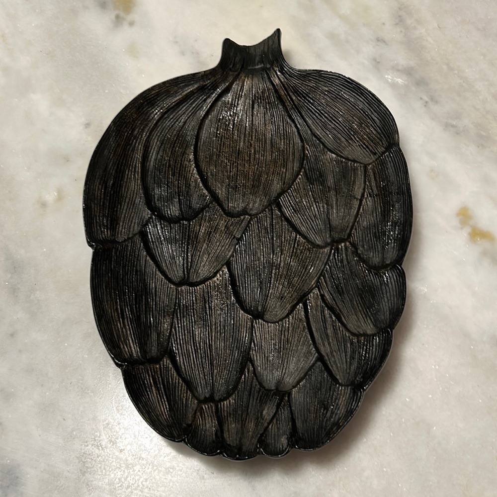 Artichoke serving tray